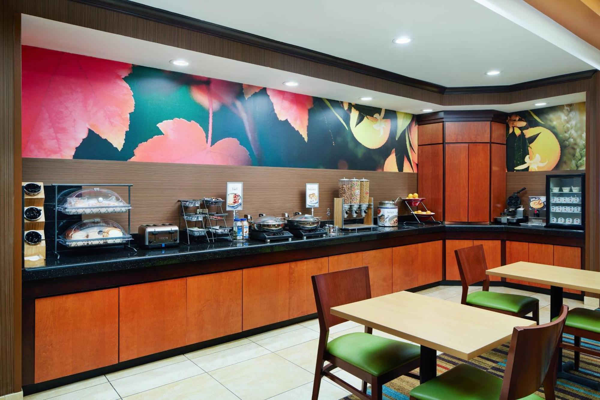 Fairfield Inn And Suites By Marriott Plainville Екстериор снимка
