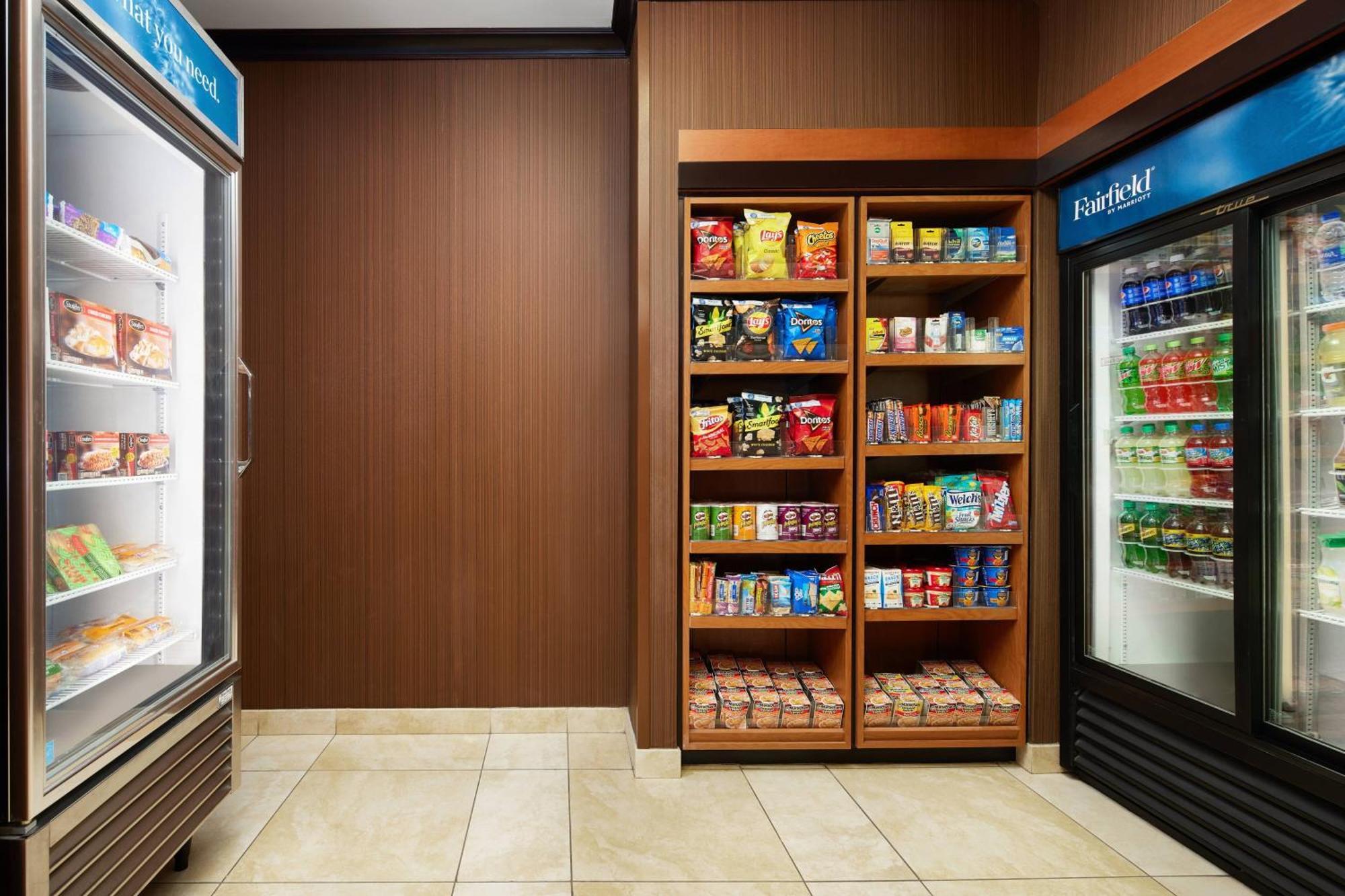 Fairfield Inn And Suites By Marriott Plainville Екстериор снимка