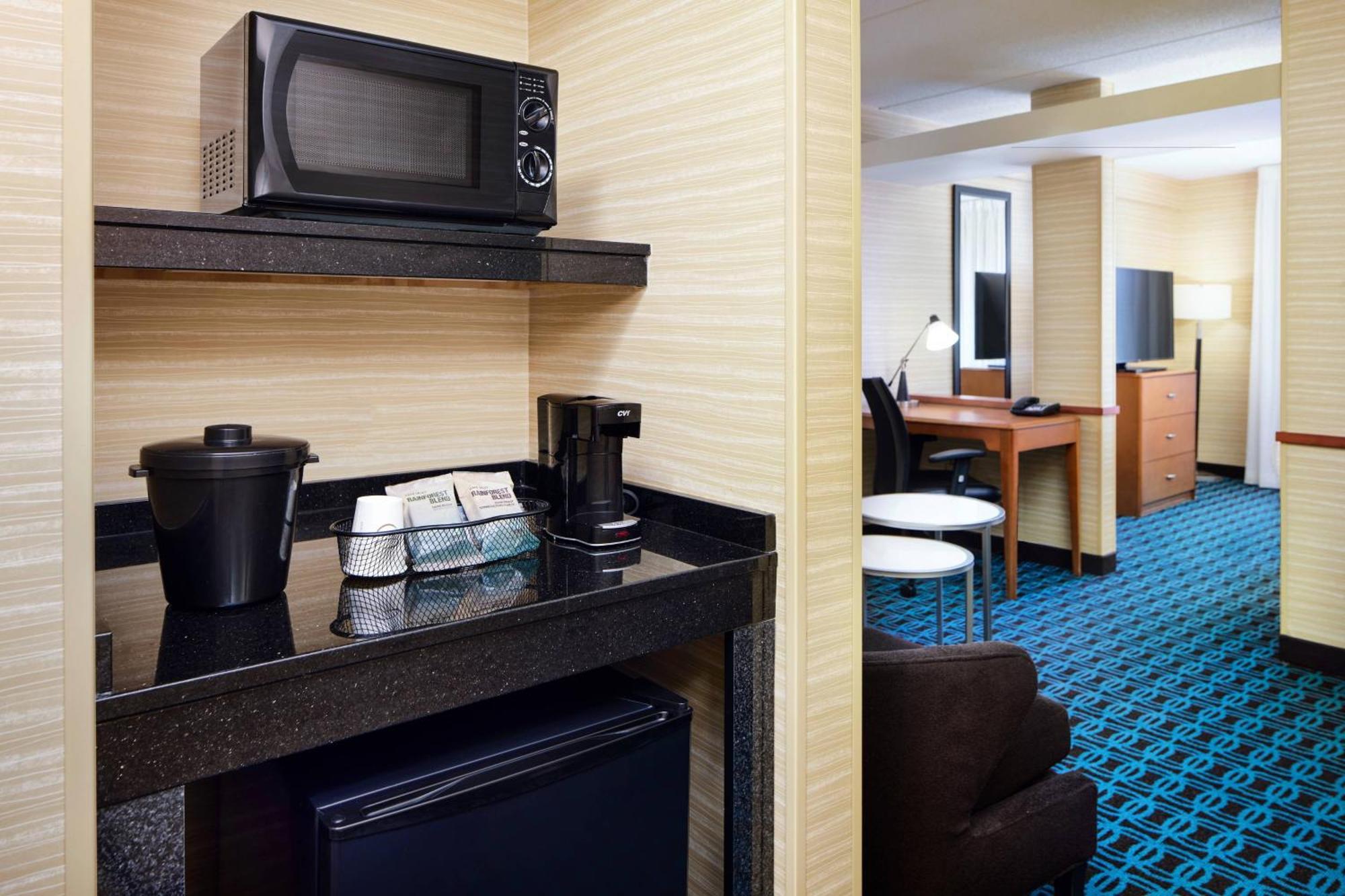 Fairfield Inn And Suites By Marriott Plainville Екстериор снимка